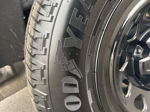 Used 2024 Chevrolet Colorado W/T w/ WT Convenience Package II image 36