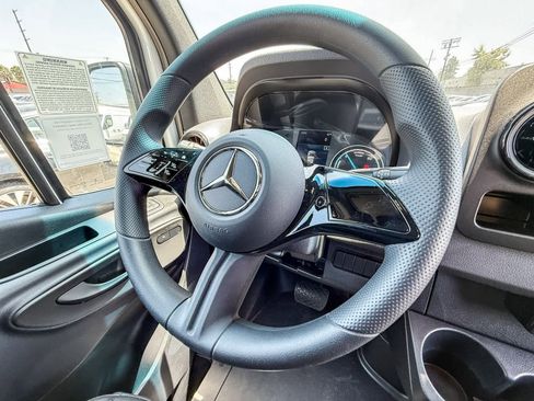 New 2024 Mercedes-Benz eSprinter 170 Cargo image 16