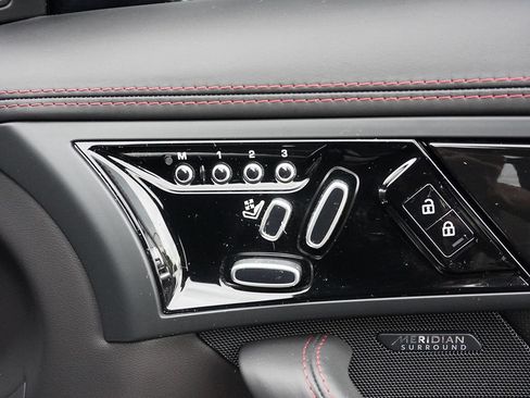 Used 2023 Jaguar F-TYPE R AWD/4WD image 34