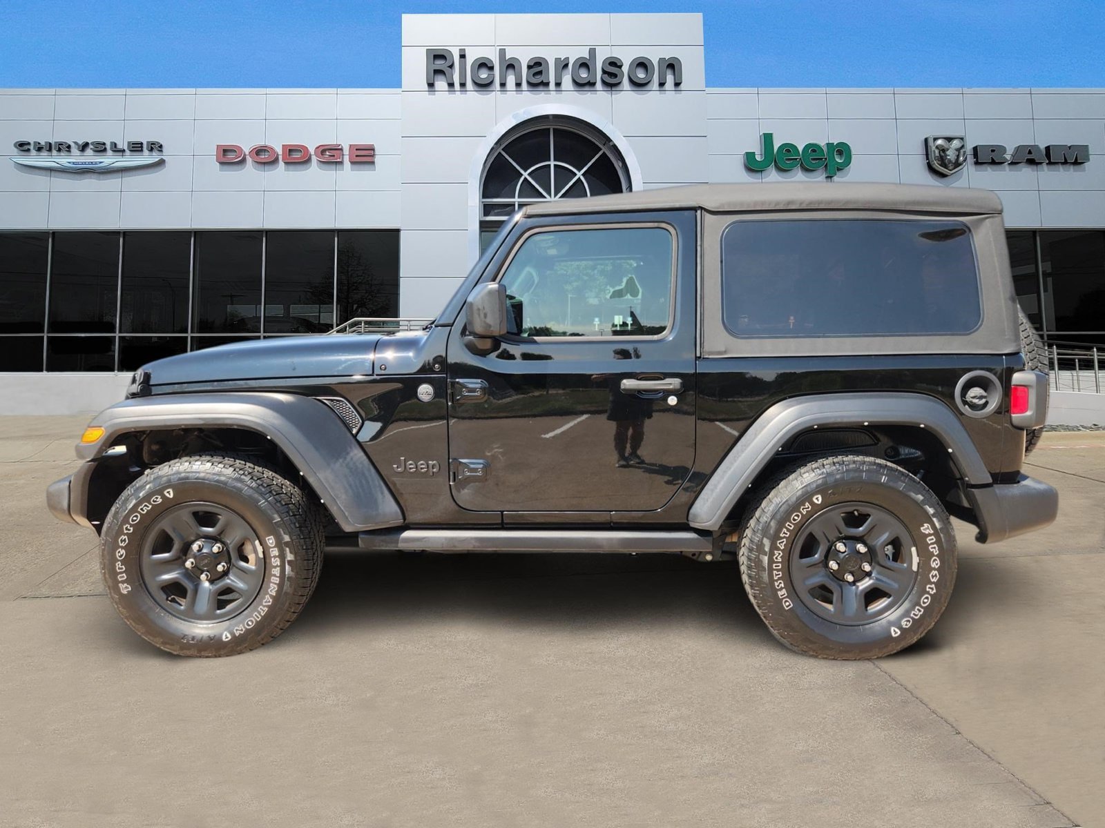 Used 2023 Jeep Wrangler Sport AWD/4WD image 3