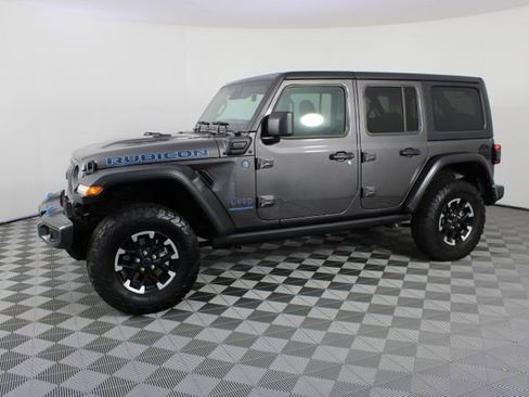 Used 2025 Jeep Wrangler Unlimited Rubicon 4xe w/ Convenience Group AWD/4WD image 2