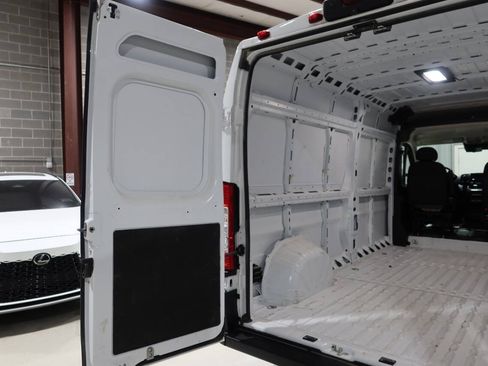 Used 2024 RAM ProMaster 2500 w/ Safety Group FWD image 17