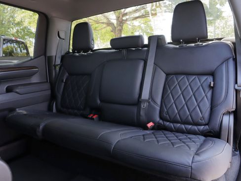 Used 2024 GMC Sierra 1500 Elevation AWD/4WD image 9