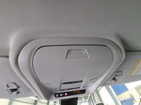 Used 2020 Chevrolet Equinox Premier FWD image 28