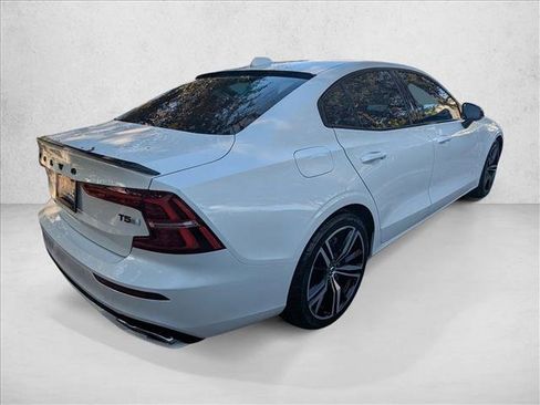 Used 2019 Volvo S60 T5 R-Design image 5