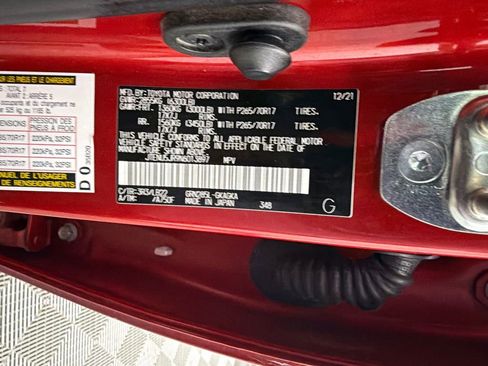 Used 2022 Toyota 4Runner SR5 Premium w/ Moonroof Package AWD/4WD image 33