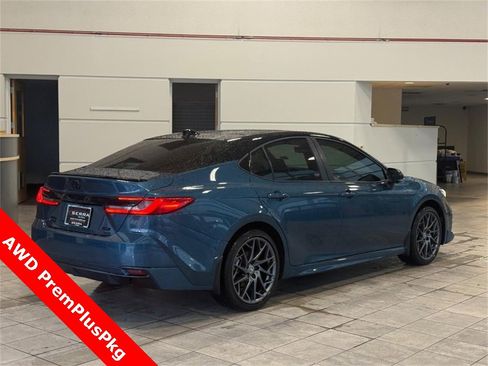 Used 2025 Toyota Camry XSE w/ Premium Plus Package image 3