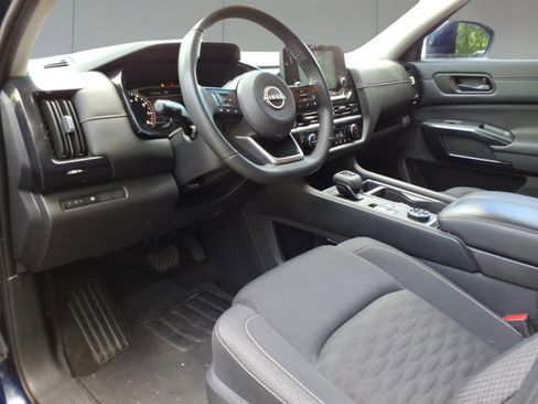 Used 2023 Nissan Pathfinder SV AWD/4WD image 9