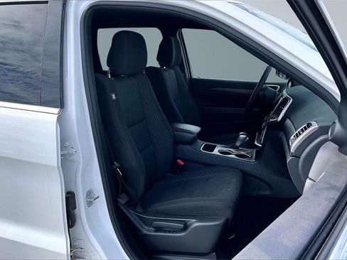 Certified 2018 Jeep Grand Cherokee Laredo image 16