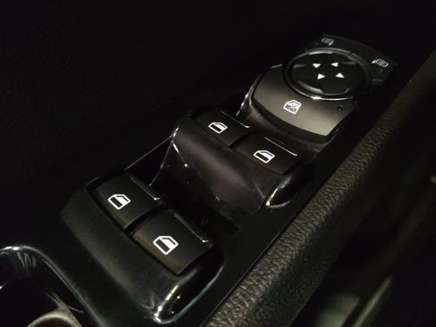 Used 2015 Ford Fusion SE w/ Equipment Group 202A FWD image 27