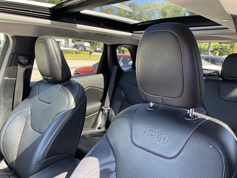 Used 2020 Jeep Cherokee Limited AWD/4WD image 21