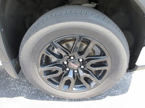 Used 2023 GMC Sierra 1500 Elevation AWD/4WD image 9