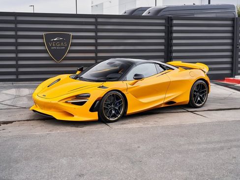 Used 2024 McLaren 750S image 6