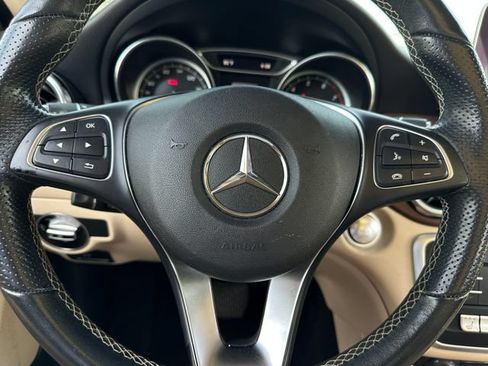 Used 2019 Mercedes-Benz GLA 250 w/ Premium Package image 18