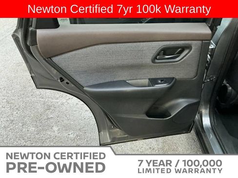 Used 2023 Nissan Rogue S FWD image 31