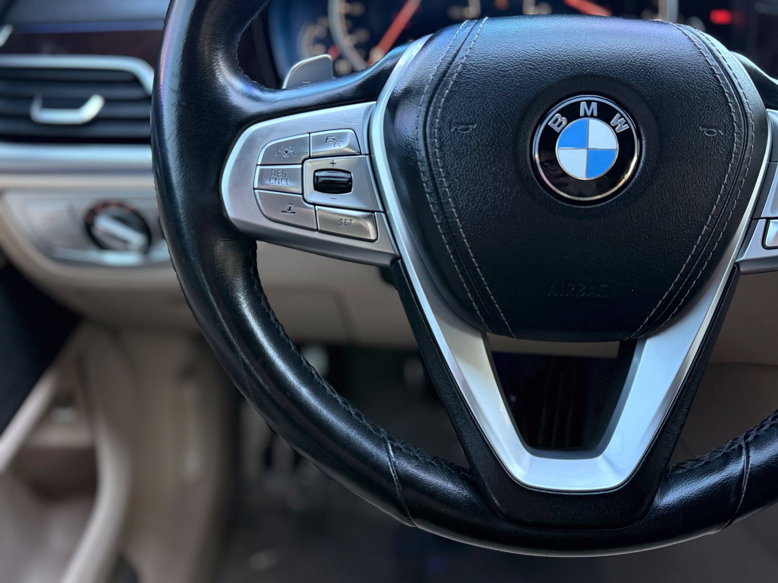 Used 2018 BMW 750i RWD image 26
