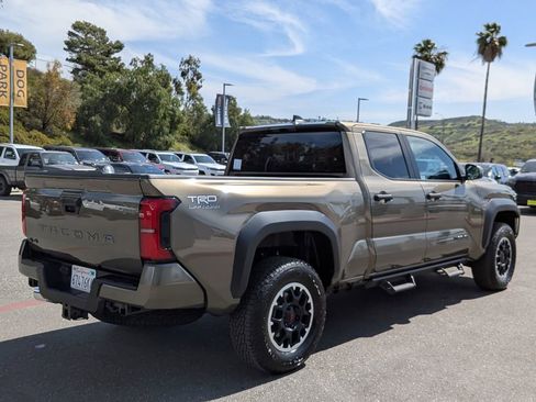 Used 2026 Toyota Tacoma TRD Off-Road image 9