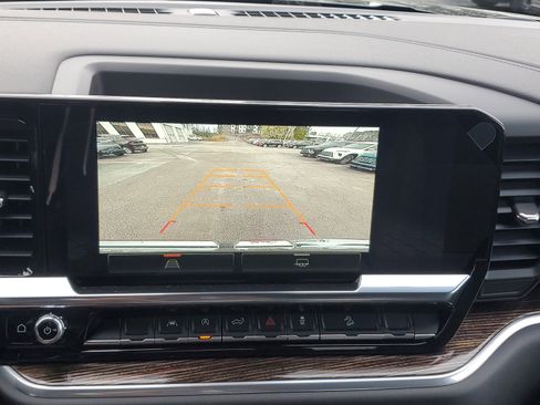 New 2025 GMC Sierra 1500 Elevation image 29