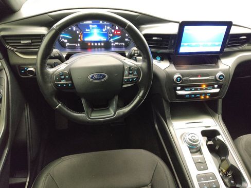 Used 2020 Ford Explorer XLT RWD image 22