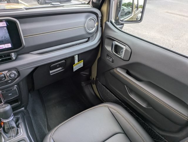 New 2026 Jeep Gladiator Sport AWD/4WD image 17