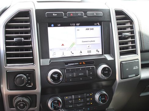 Used 2019 Ford F150 Platinum w/ Equipment Group 701A Luxury AWD/4WD image 15