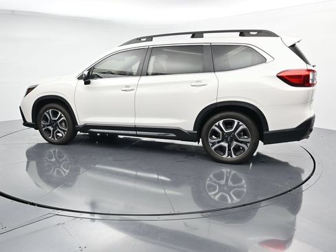 Used 2023 Subaru Ascent Limited w/ Technology Package AWD/4WD image 5