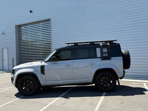 Used 2026 Land Rover Defender 110 AWD/4WD image 10