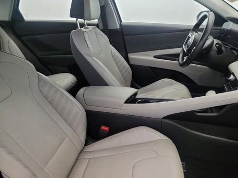 Used 2023 Hyundai Elantra Limited image 21