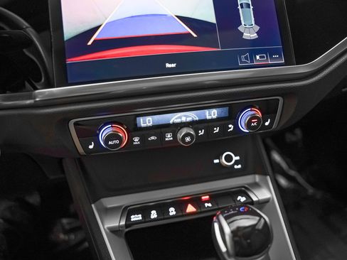 Used 2023 Audi Q3 2.0T Premium image 22