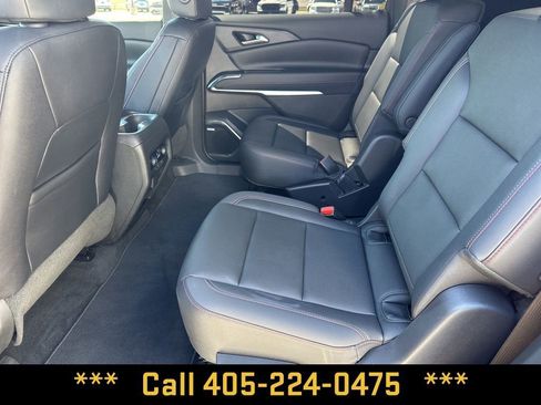Used 2024 Chevrolet Traverse Z71 w/ Enhanced Driving Package AWD/4WD image 33