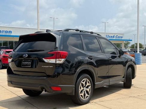 Used 2019 Subaru Forester Premium AWD/4WD image 4