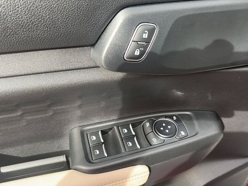 Used 2025 Ford Ranger XLT w/ Equipment Group 301A High AWD/4WD image 16