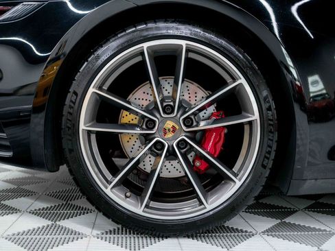 Used 2020 Porsche 911 Carrera 4S AWD/4WD image 32