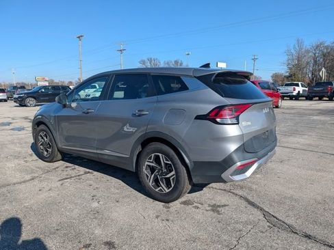 Used 2023 Kia Sportage LX image 6