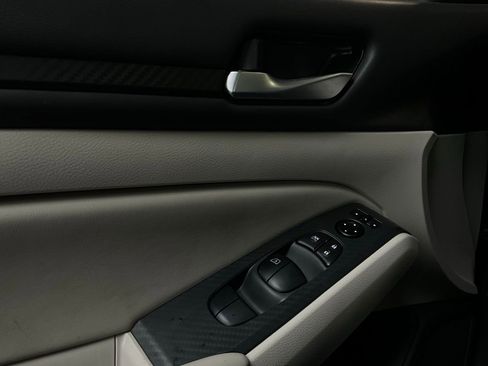 Used 2025 Nissan Altima 2.5 SV image 21