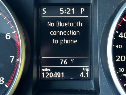 Used 2012 Volkswagen GTI 4-Door image 32