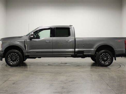 Used 2024 Ford F250 Platinum image 5