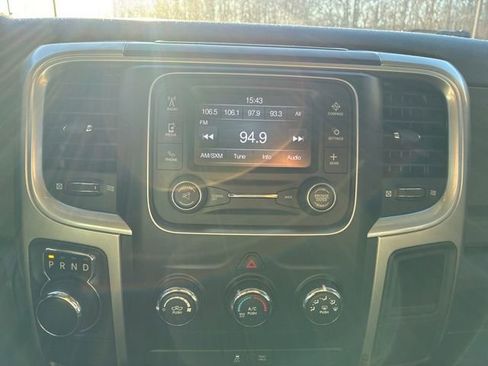 Used 2019 RAM 1500 Classic SLT image 13