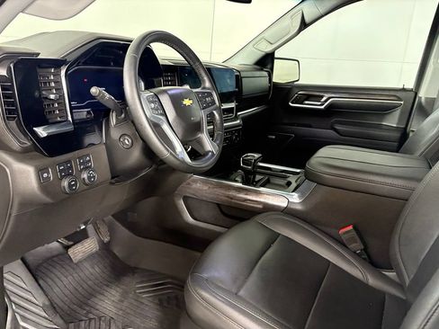 Used 2023 Chevrolet Silverado 1500 LTZ w/ LTZ Premium Package AWD/4WD image 23