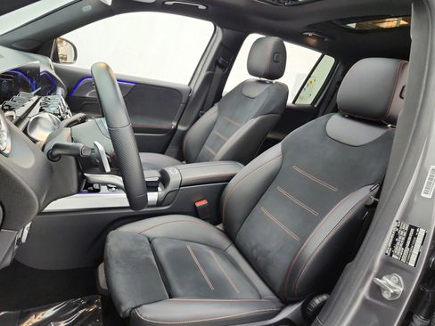 Used 2022 Mercedes-Benz GLB 250 image 10