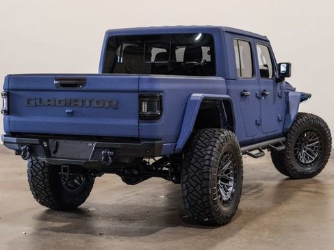 Used 2025 Jeep Gladiator Sport AWD/4WD image 7