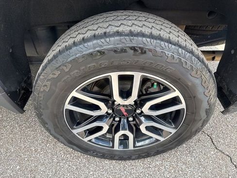 Used 2021 GMC Sierra 1500 AT4 w/ Technology Package AWD/4WD image 11