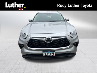 Used 2022 Toyota Highlander XLE