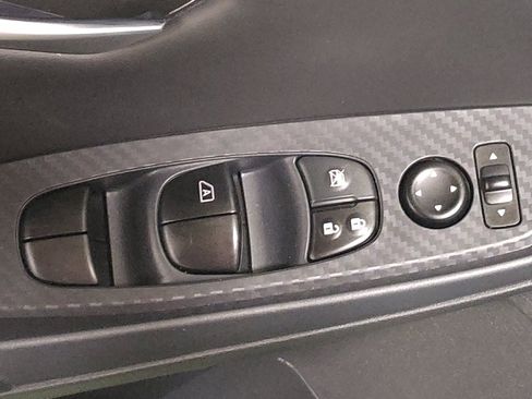 Used 2025 Nissan Sentra SV FWD image 27