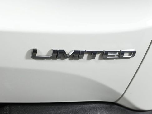 Used 2022 Jeep Renegade Limited w/ Sun, Sound & Wheels Group image 37