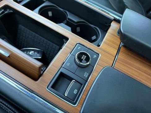 Used 2019 Lincoln Navigator L Reserve image 29