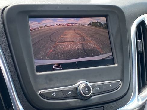 Used 2022 Chevrolet Equinox LS w/ Driver Confidence II Package AWD/4WD image 11