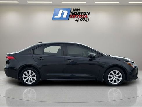 Used 2022 Toyota Corolla LE FWD image 4