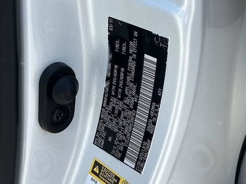 Used 2017 Toyota Highlander XLE AWD/4WD image 33