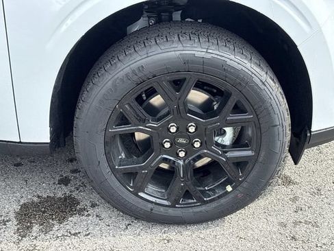 New 2026 Ford Maverick Lariat w/ Black Appearance Package AWD/4WD image 9